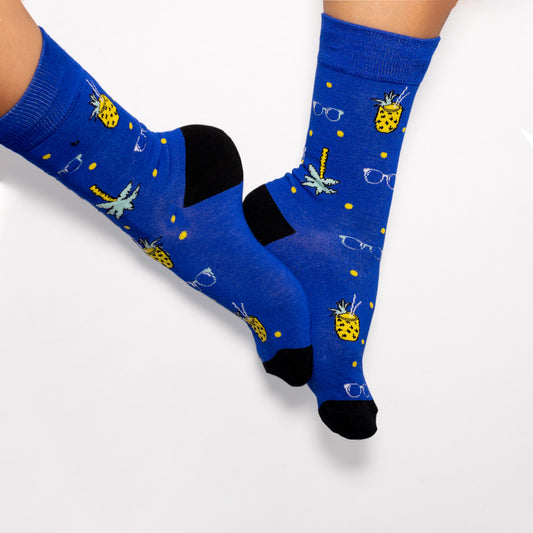 Fruity drinks, palm trees and that California beach feelin' make these socks a summer feel good must have. Soft. Strong. Sustainable. Comfortable.  Available in US Men’s 4-8 and 8-12